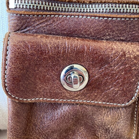 Roots Village Crossbody Bag – Tribe Leather – Like New - Picture 3 of 8